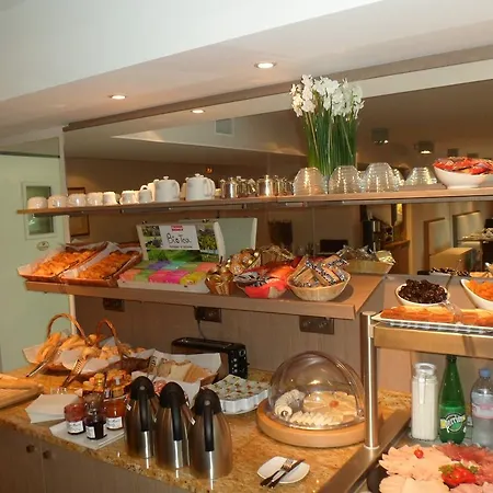 Residhome Plazza Aparthotel 4*