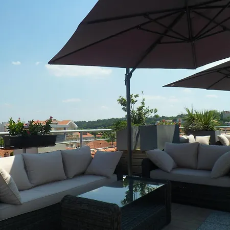 Residhome Plazza Αρασόν