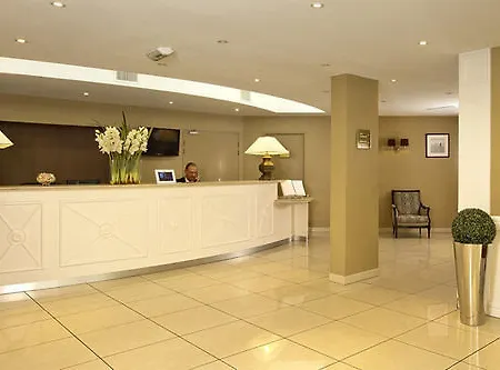 Ξενοδοχείο με διαμερίσματα Residhome Plazza 4*