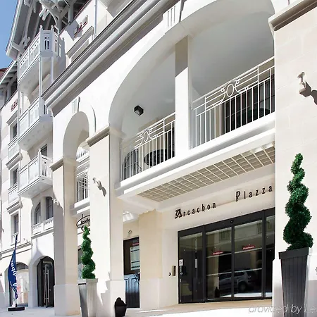 Residhome Plazza Lägenhetshotell 4*